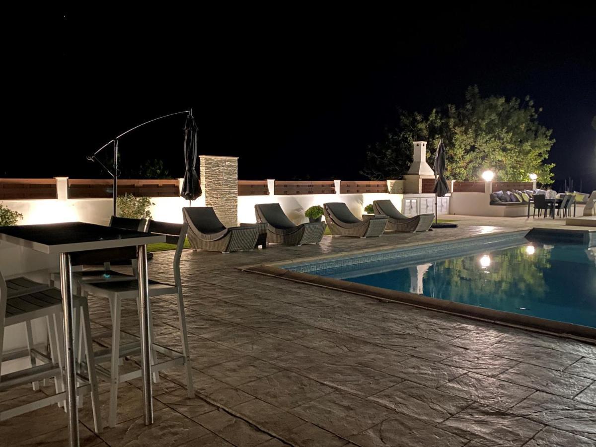 The Belvedere Villa Latchi 外观 照片